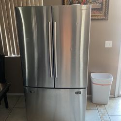 Samsung Refrigerator (needs Work)