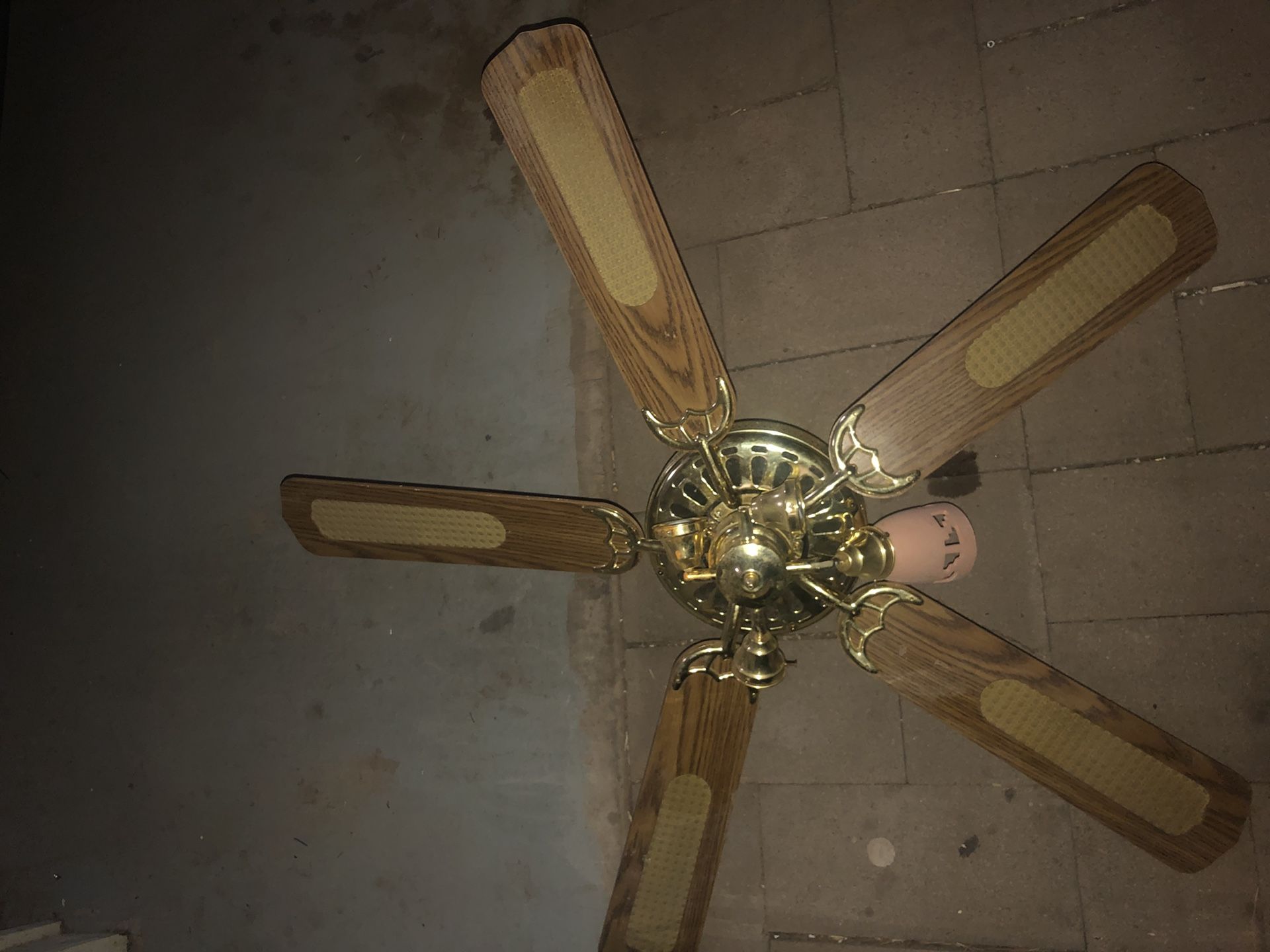 Ceiling Fan, all light fixtures included