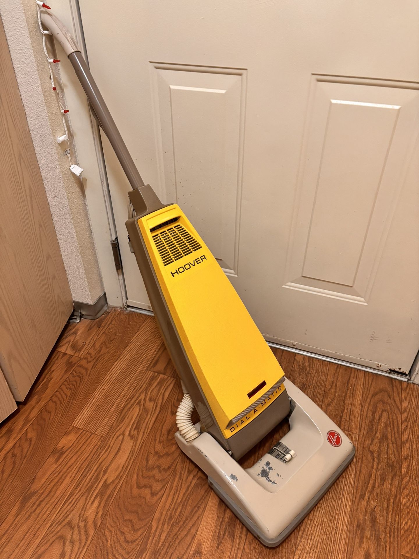 Vintage Mid Century Hoover Dial A Matic Vacuum