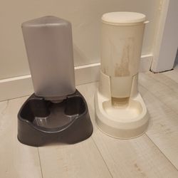 Pet Feeders - Water & Dry Food