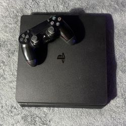 PS4 Slim 