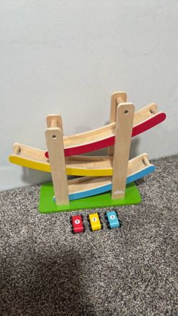 Kids wooden race car track