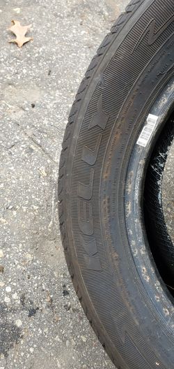 2 different brand tires Kelly and Goodyear 205 60 16