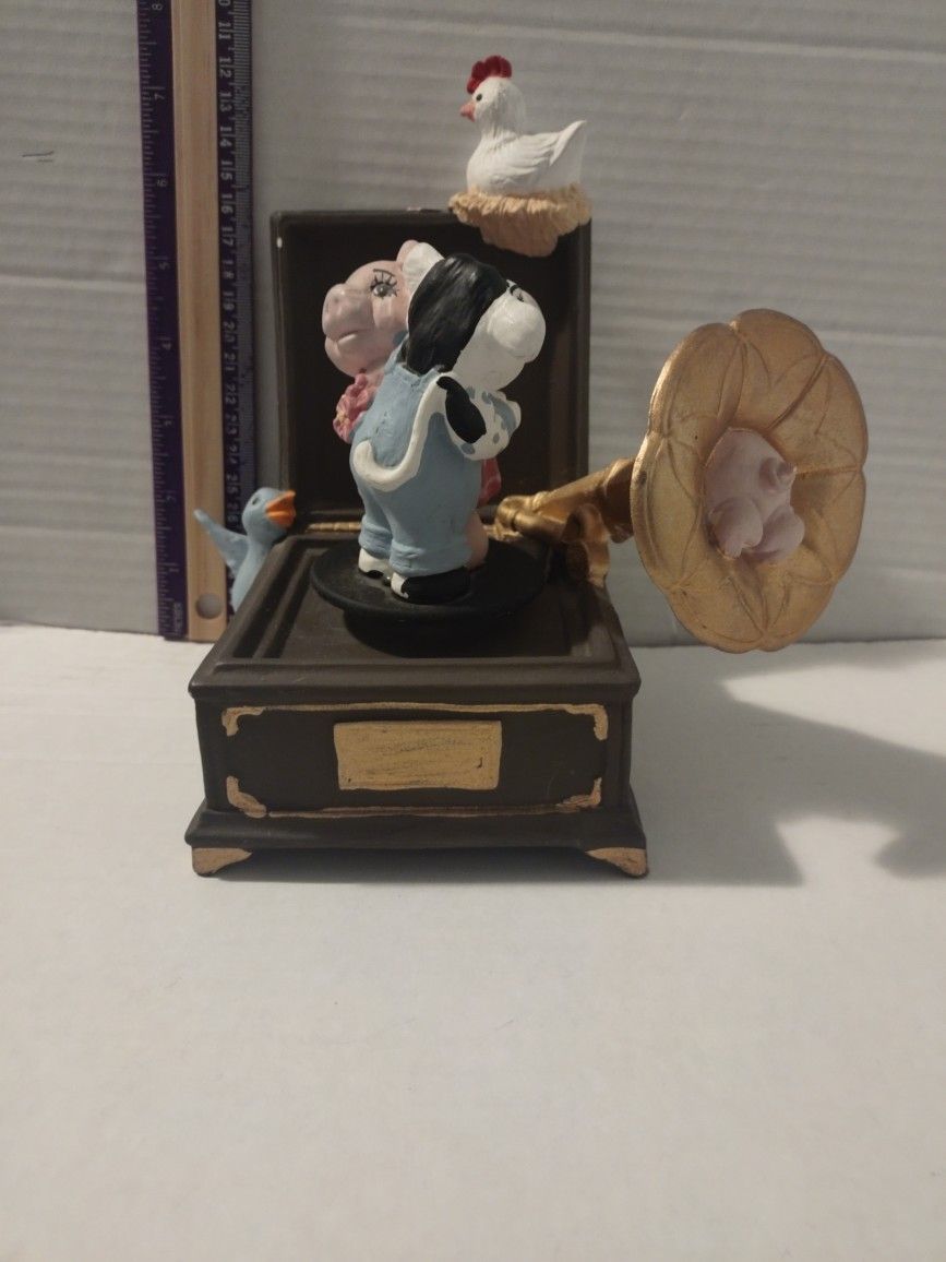 Nice Farmland Gramophone Music Box