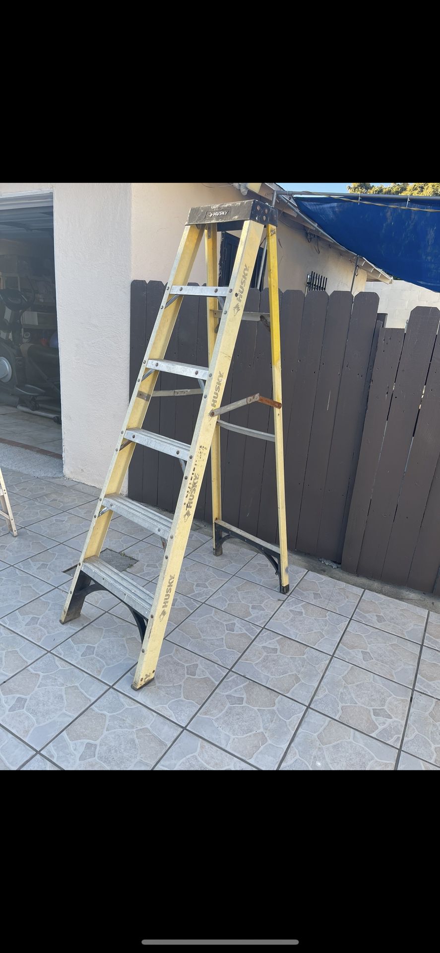 Excellent Condition Variety Of Ladders 