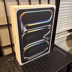 NEW 2025 Apple iPad Pro 11-Inch (M4) 512GB, 12MP Front/Back Camera, LiDAR Scanner, Wi-Fi 6E, Face ID