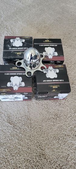 5 Lug Chrome Spyder Cap