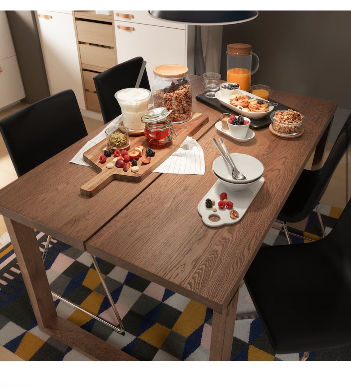 Stunning & Durable Oak Dining Table – Perfect for Any Home!