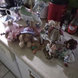 Teddy's Bears And Carecell Hourse And Music Box