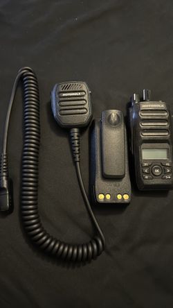 Motorola R5 Walkie Talkie Two Way Radio 9/10 Condition! $550 Or Best Offer