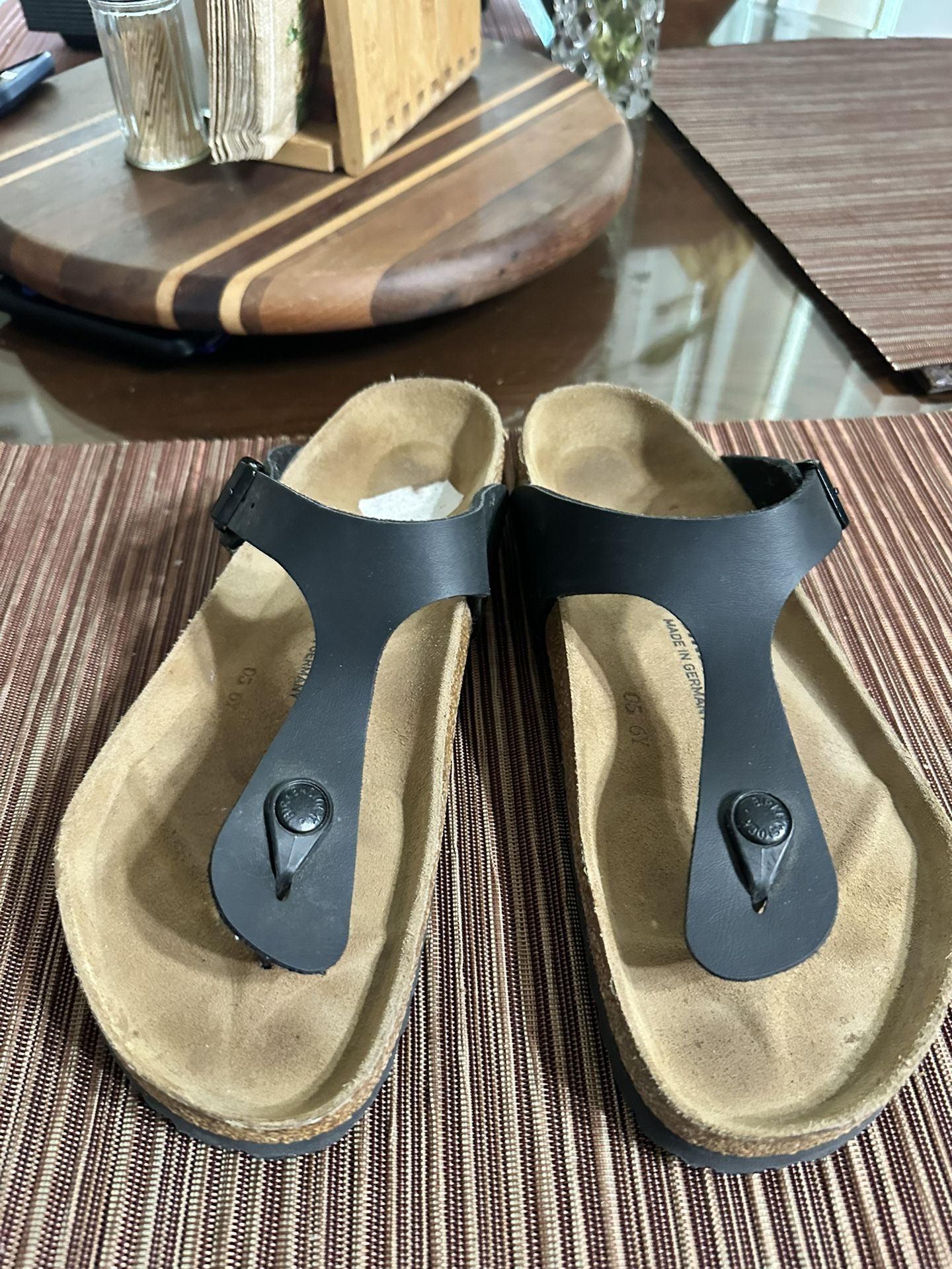 Women’s Birkenstock Black Leather Sandals Size 9