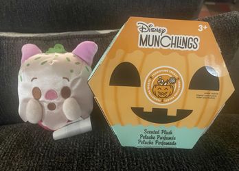Disney Parks Munchlings Terrifying Treats Piglet Ghost Strawberry Plush W/Box