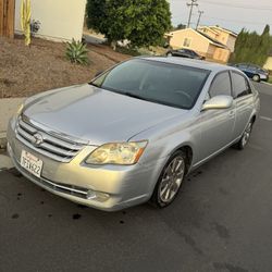 2005 Toyota Avalon
