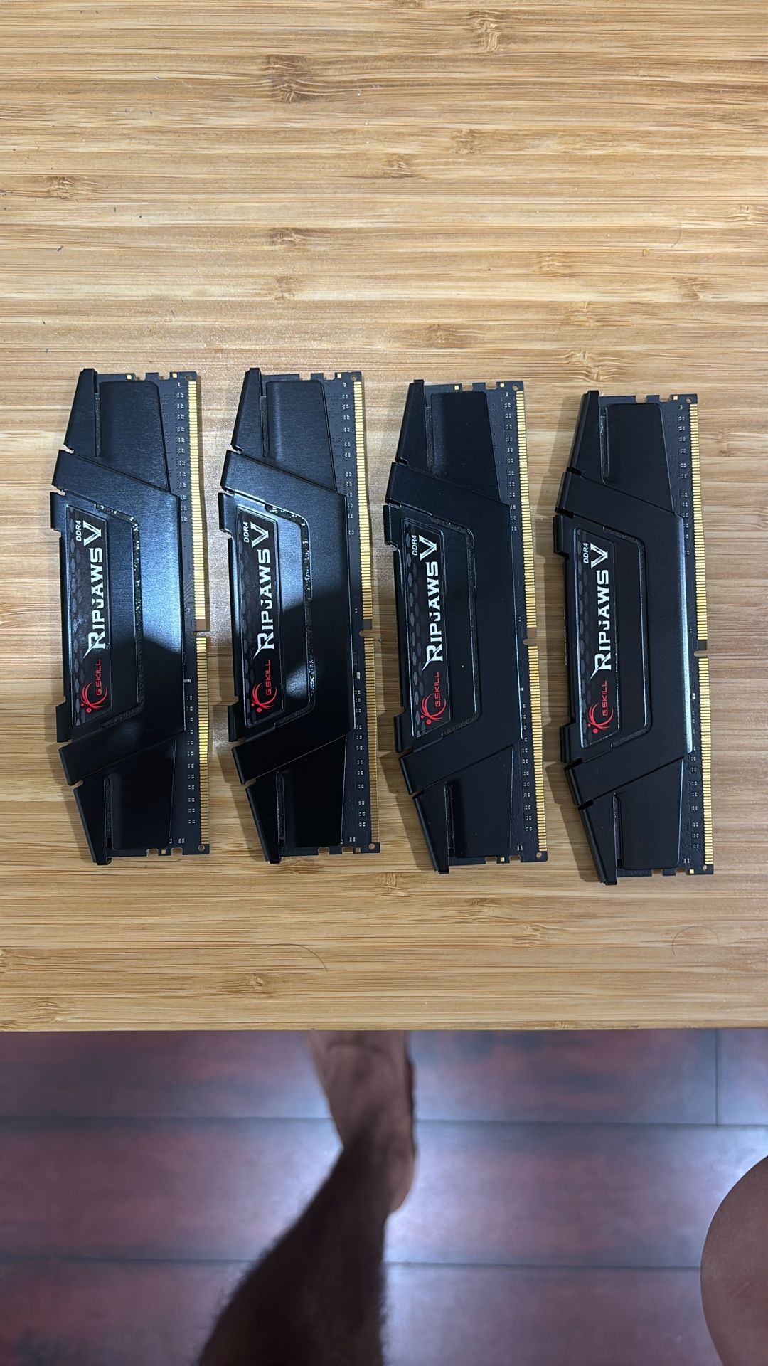 4x8Gb DDR4 RAM Sticks (32GB Total)