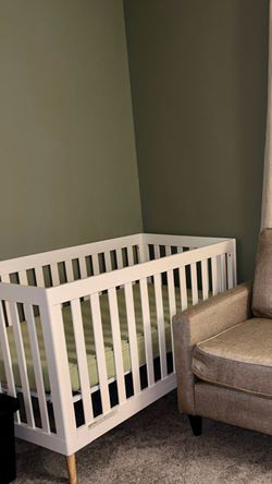 Delta Children Essex 4-in-1 Convertible Baby Crib