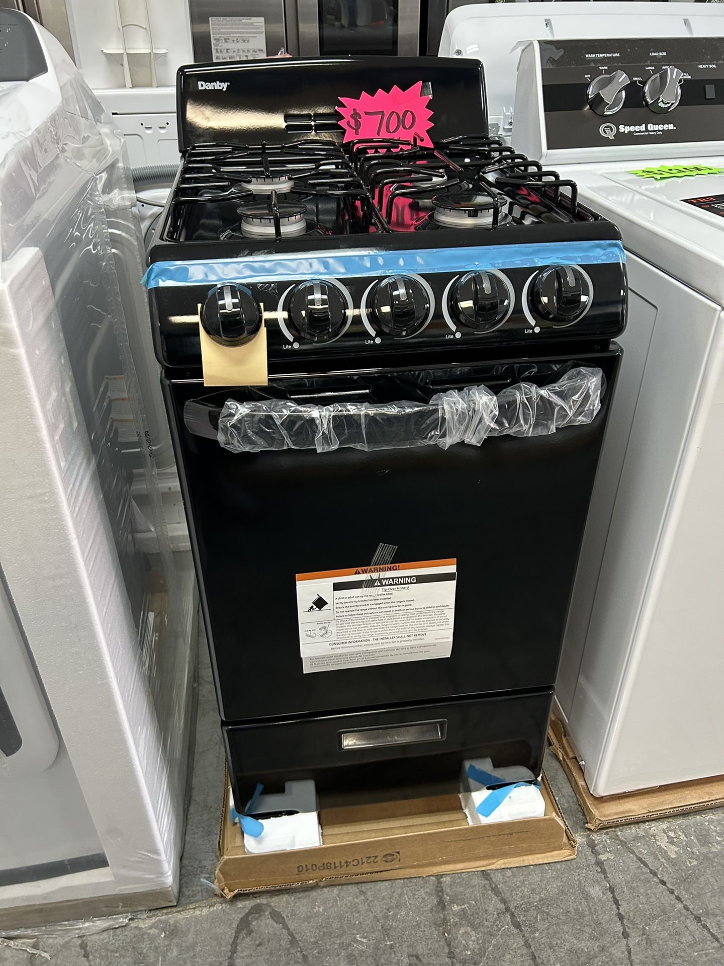 20’ Inches Wide DANBY GAS STOVE BLACK COLOR BRAND NEW for Sale in