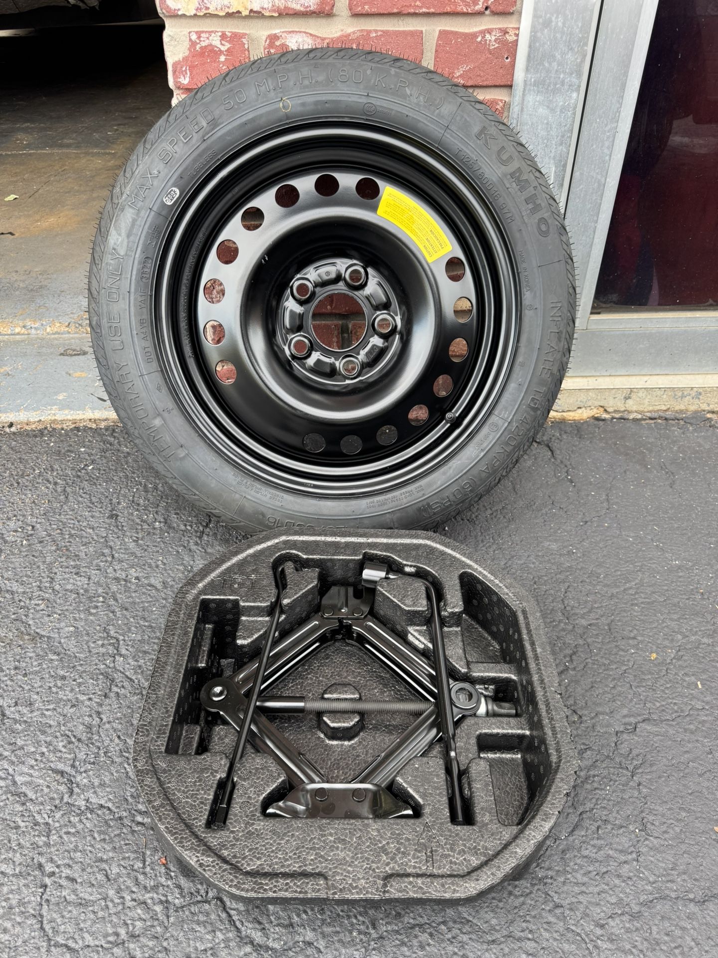 KIA K5 Gt Lin’e Spare Tire Kit