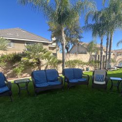 Outdoor patio furniture set