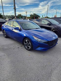 2023 Hyundai Elantra SEL Sedan 4D