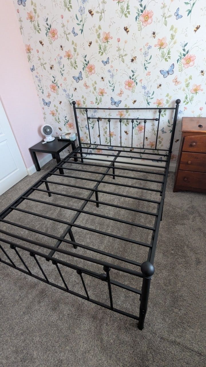 Metal Bed Frame - Queen Size