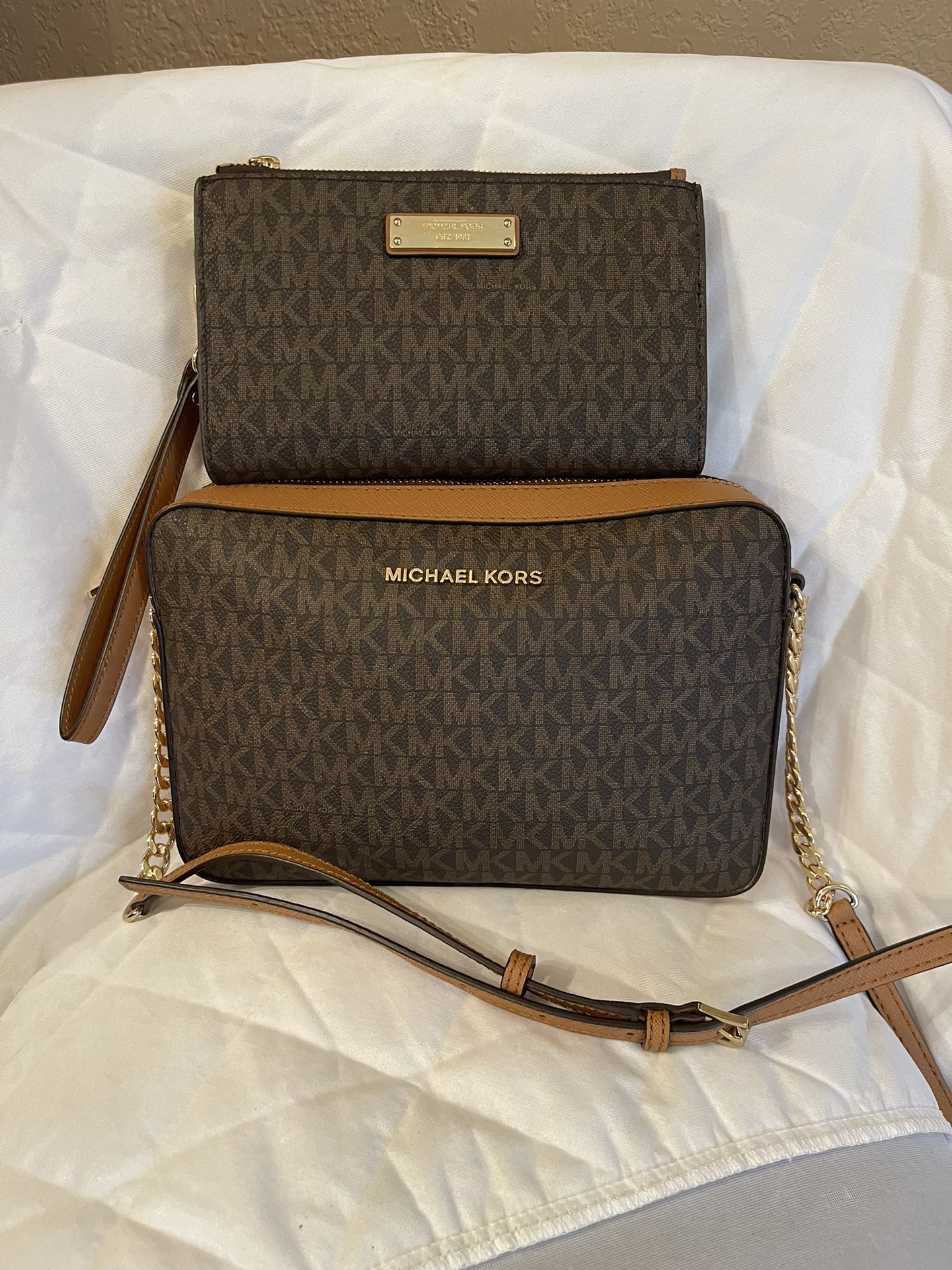 Michael Kors Crossbody And Wallet 