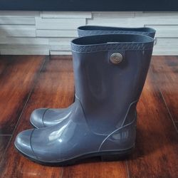UGG Gray Rubber Rain Boots Size 8 Women’s Waterproof Mid Calf
