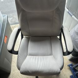 Comfortable Padded Office Chair – Rolling, With Armrests