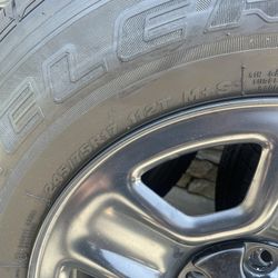 2023 Jeep Gladiator Tires