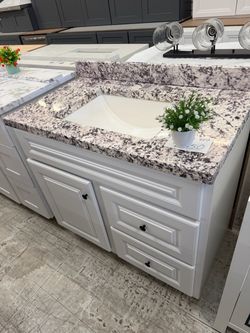 Bathroom cabinet