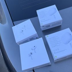 airpod pros 2nd gen USB - C (only 3 left)
