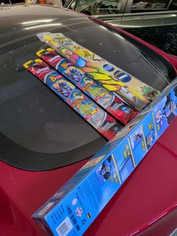 65" Wide Batman Kite, Trieinder And Flying Line. Plus 5 more kites