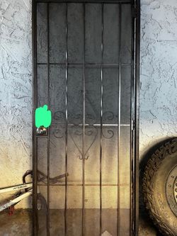 Used screen door in good condition