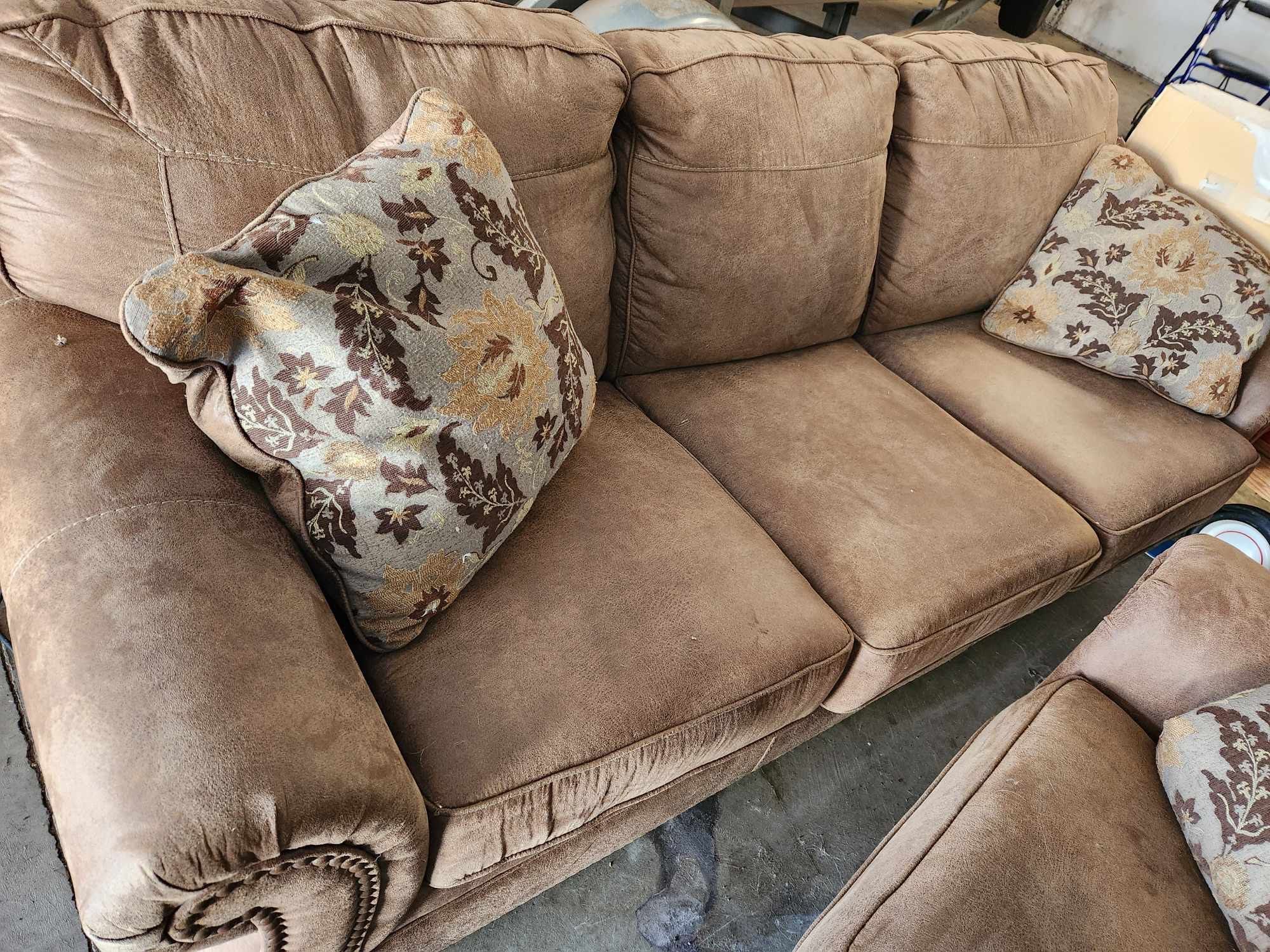 Matching Couch & Love Seat 