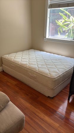 Used queen size mattress and mattress box