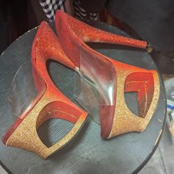 7 INCH GLITTER OMBRE CUT-OUT

HEELS
