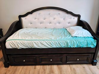 Twin daybed set
