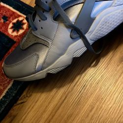Nike Air Huarache Women’s Size 9