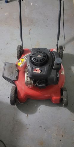 Briggs & Stratton lawnmower (View description)