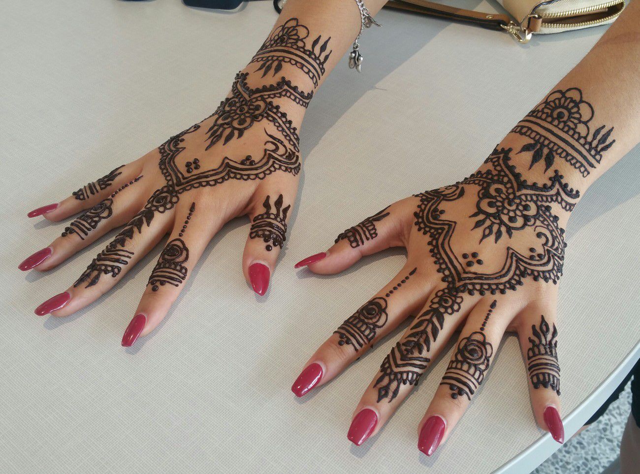 Henna mehndi tattoo designs artist body art