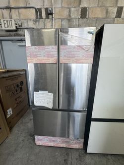 Refrigerator 33” 