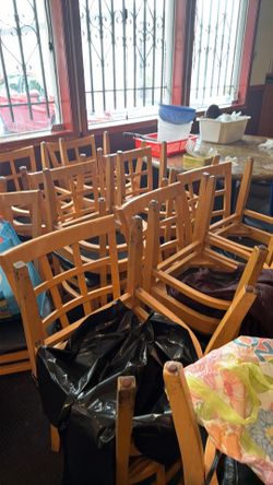 Closing free table and chair