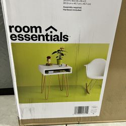 Brand New - Hair Pin Accent Table White - Room Essentials