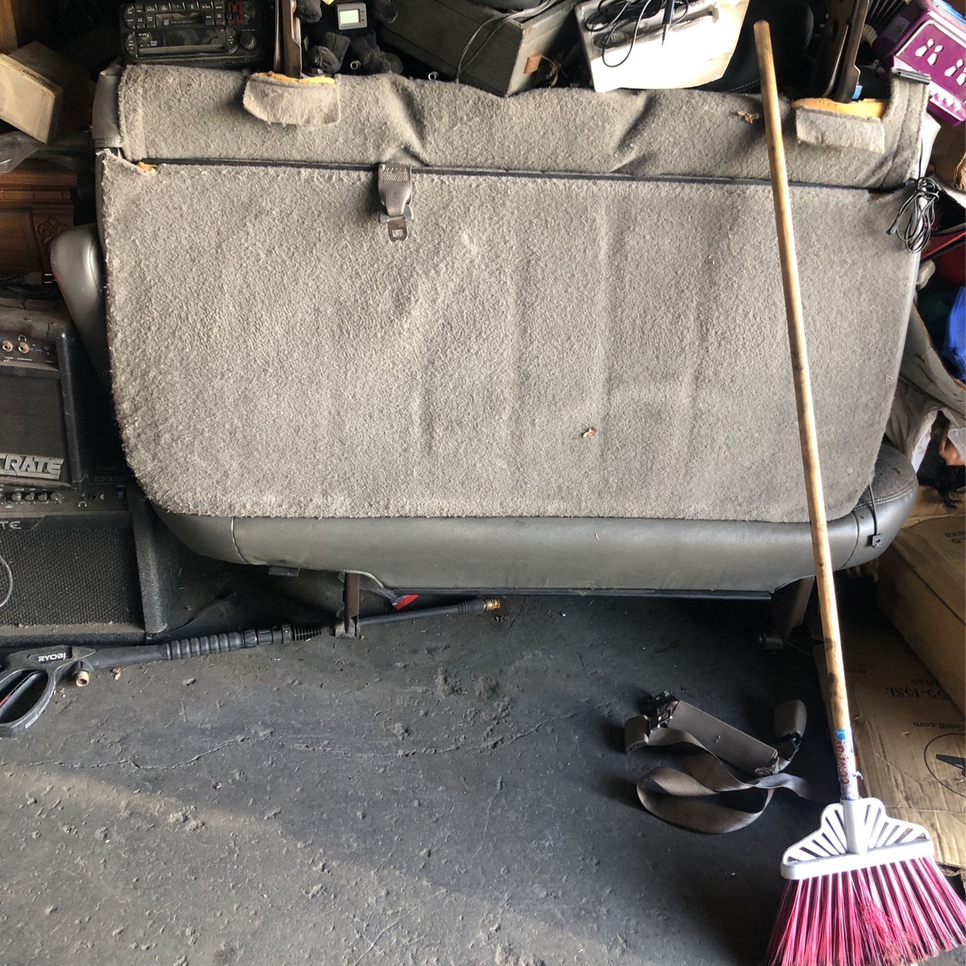 2 Asientos De Pasajeros Para Una 2006 Chevy Esprex Color Grey $200 Los 2