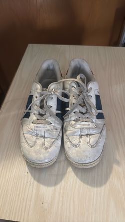 Boy shoes size 5 great shape
