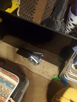 Vizio 40" Smart TV with remote works great