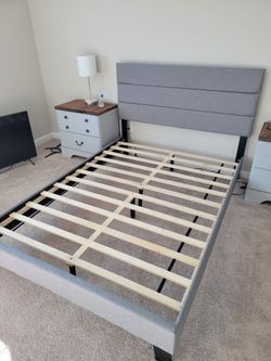 Wayfair Full Bedframe w/Headboard - LIKE NEW!