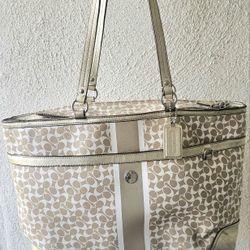 COACH Signature Canvas Chelsea Heritage C Diaper Baby Bag Tote Purse F15134