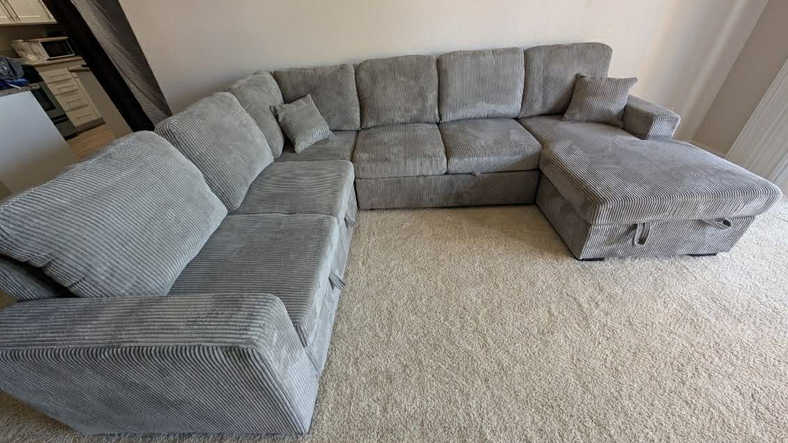 New Sleeper Sectional Sofa Bed Couch With USB and Storage! Free Delivery 🚚!