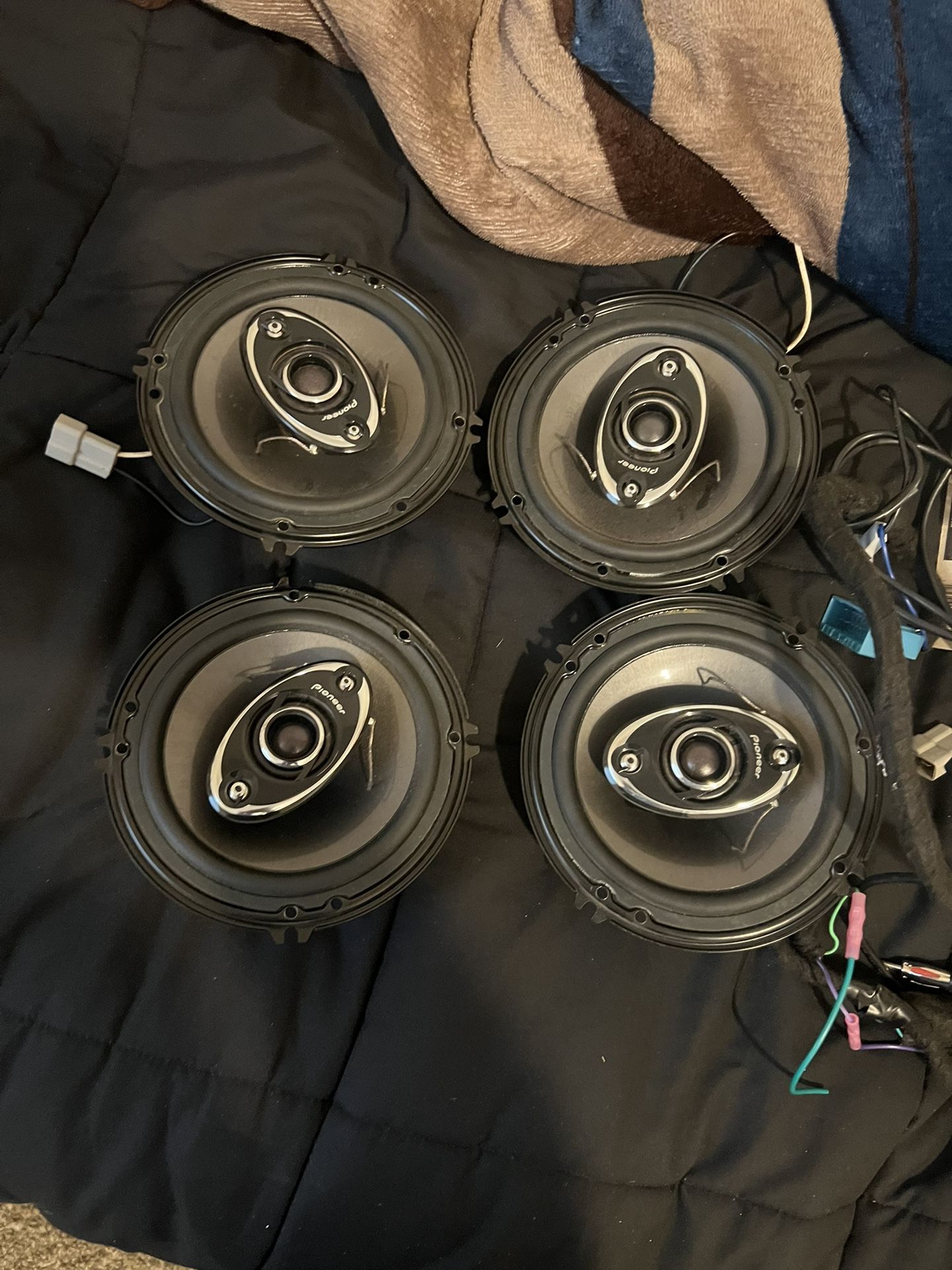 6.5 Pioneer Speakers Set (4)