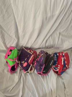 4 YOUTH GLOVES 1/8.5", 2 9.5" includes Left Hand Throw & 1 10" All For $25